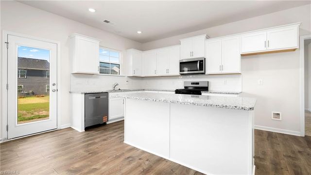 2720 Luxborough Lane, Mebane, NC 27302