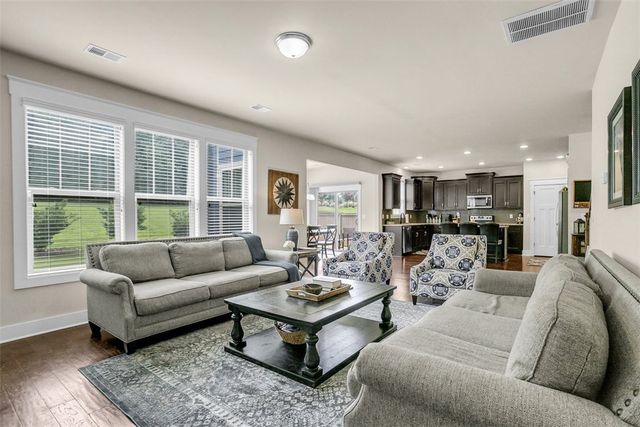 128 Summer Oak Lane, Simpsonville, SC 29680