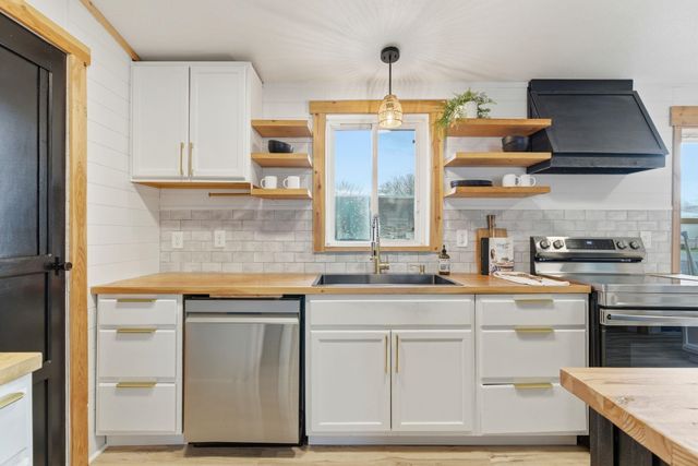 11705 N Wilson St, Spokane, WA 99021