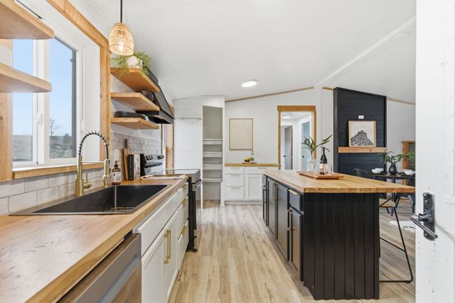 11705 N Wilson St, Spokane, WA 99021