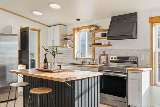 11705 N Wilson St, Spokane, WA 99021