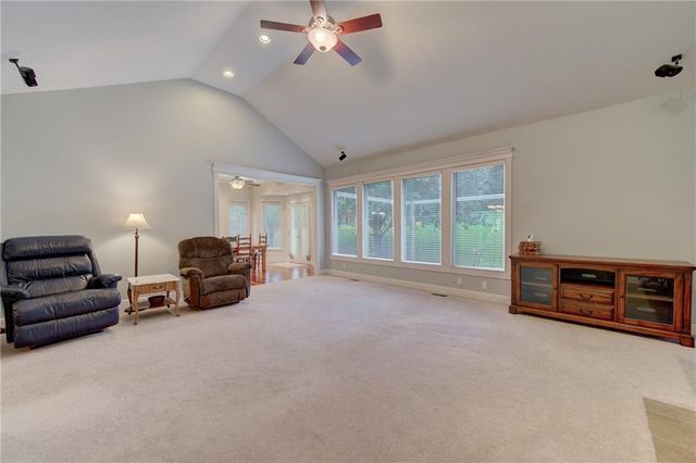 640 S 80 Street, Kansas City, KS 66111