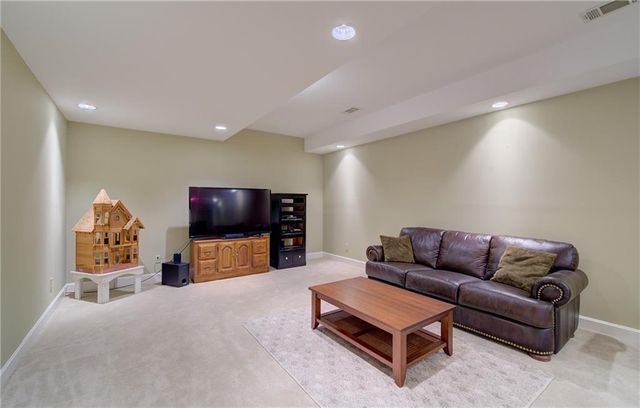 640 S 80 Street, Kansas City, KS 66111