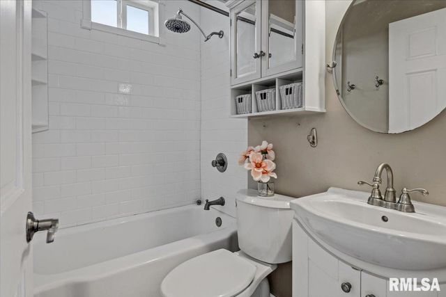 2352 E Keys Avenue, Springfield, IL 62702