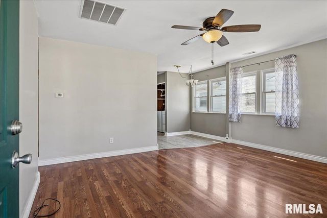 2352 E Keys Avenue, Springfield, IL 62702