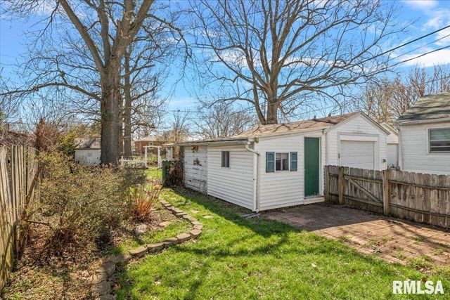 2352 E Keys Avenue, Springfield, IL 62702