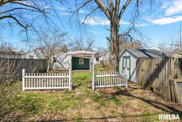 2352 E Keys Avenue, Springfield, IL 62702