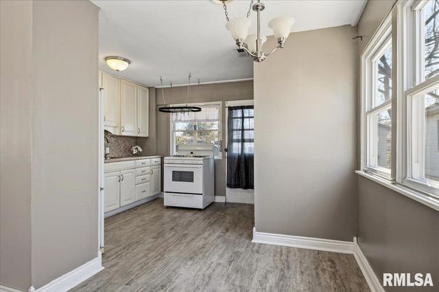 2352 E Keys Avenue, Springfield, IL 62702