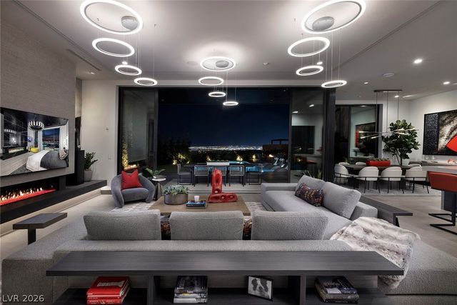 619 Overlook Rim Drive, Henderson, NV 89012