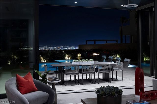 619 Overlook Rim Drive, Henderson, NV 89012