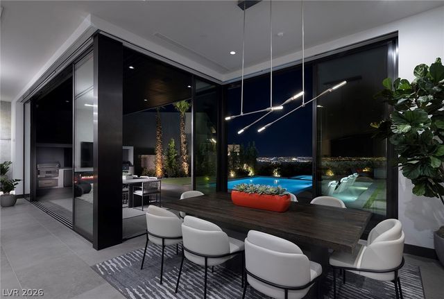 619 Overlook Rim Drive, Henderson, NV 89012