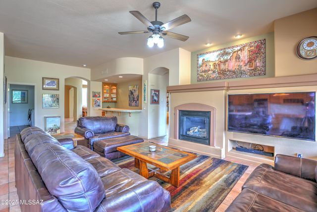 2303 E Desert Pueblo Pass, Green Valley, AZ 85614