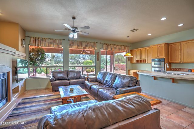 2303 E Desert Pueblo Pass, Green Valley, AZ 85614