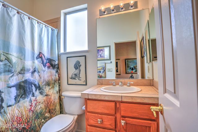 2303 E Desert Pueblo Pass, Green Valley, AZ 85614