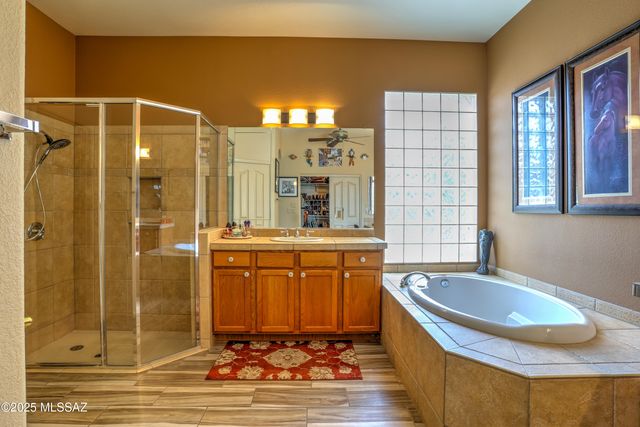 2303 E Desert Pueblo Pass, Green Valley, AZ 85614