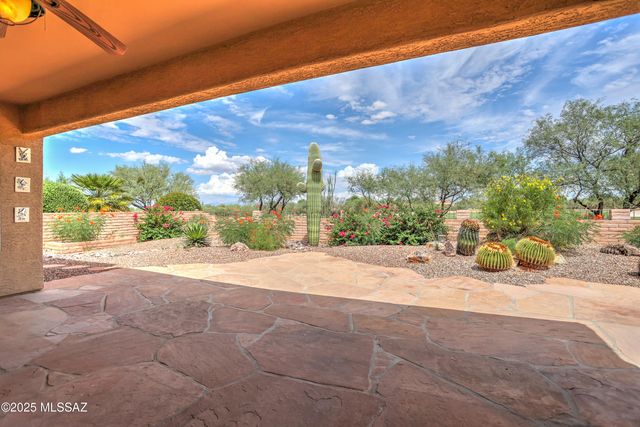 2303 E Desert Pueblo Pass, Green Valley, AZ 85614
