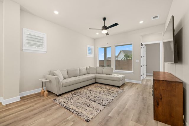 220 Monterey Oak TRL, Georgetown, TX 78628