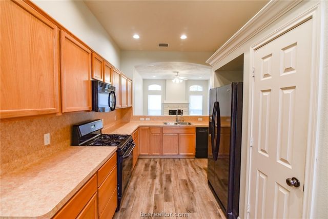 902 Trellis Gate Court, College Station, TX 77845