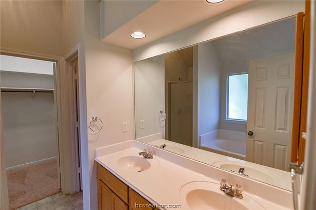 902 Trellis Gate Court, College Station, TX 77845