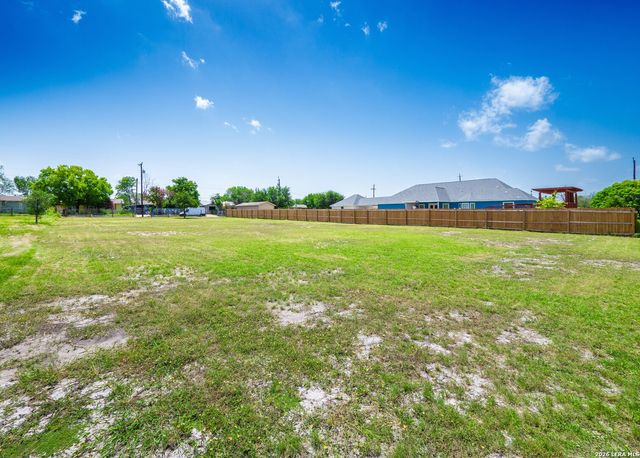 1523 Logwood Ave, San Antonio, TX 78221