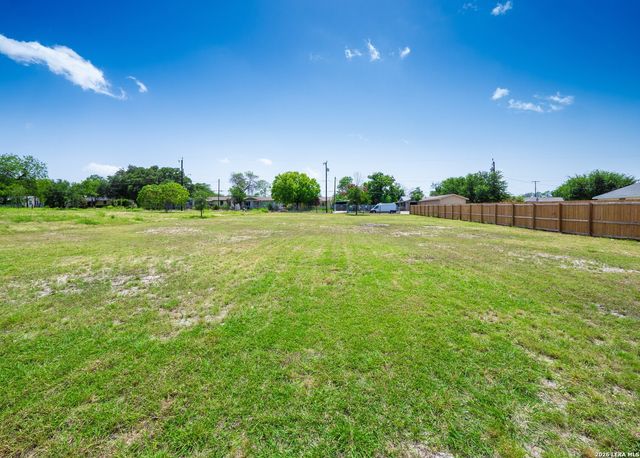 1523 Logwood Ave, San Antonio, TX 78221