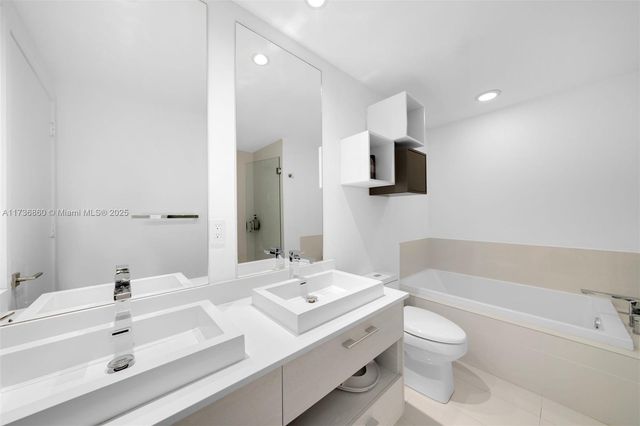 45 SW 9th St 2608, Miami, FL 33130