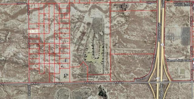 W 30th Street, Rosamond, CA 93560
