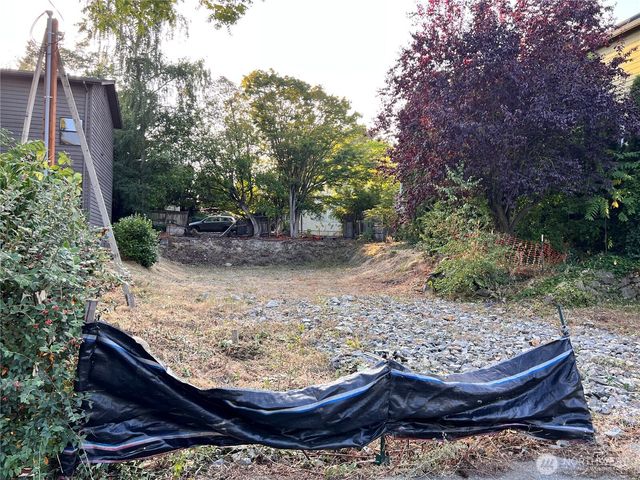 9239 Interlake Avenue N, Seattle, WA 98103