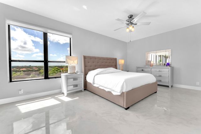 7578 Regency Lake Drive 802, Boca Raton, FL 33433