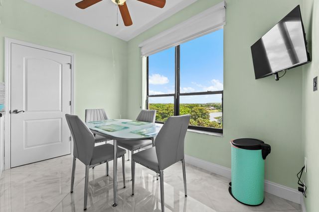 7578 Regency Lake Drive 802, Boca Raton, FL 33433