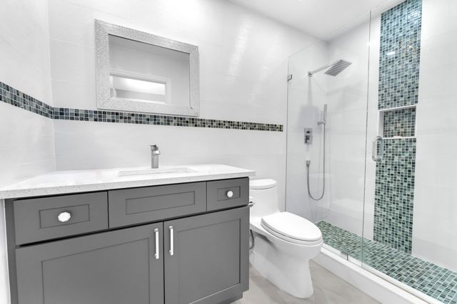 7578 Regency Lake Drive 802, Boca Raton, FL 33433