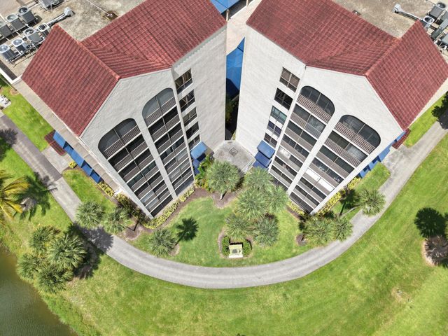 7578 Regency Lake Drive 802, Boca Raton, FL 33433