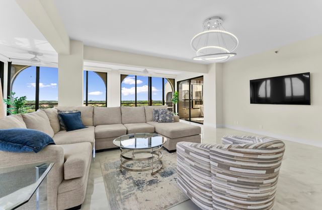 7578 Regency Lake Drive 802, Boca Raton, FL 33433