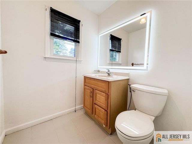 742 Grove Avenue, Edison, NJ 08820