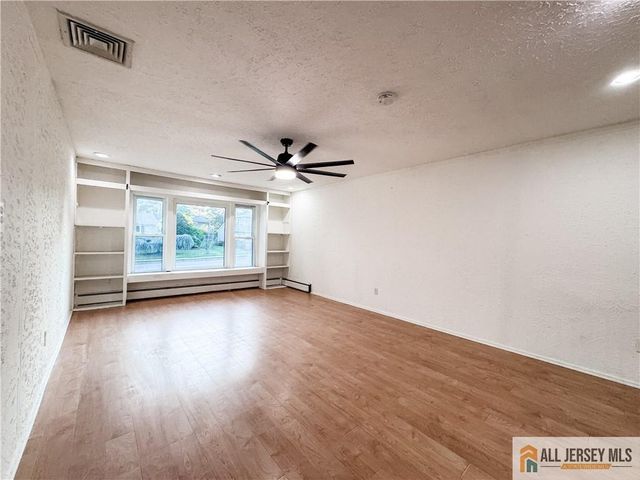 742 Grove Avenue, Edison, NJ 08820