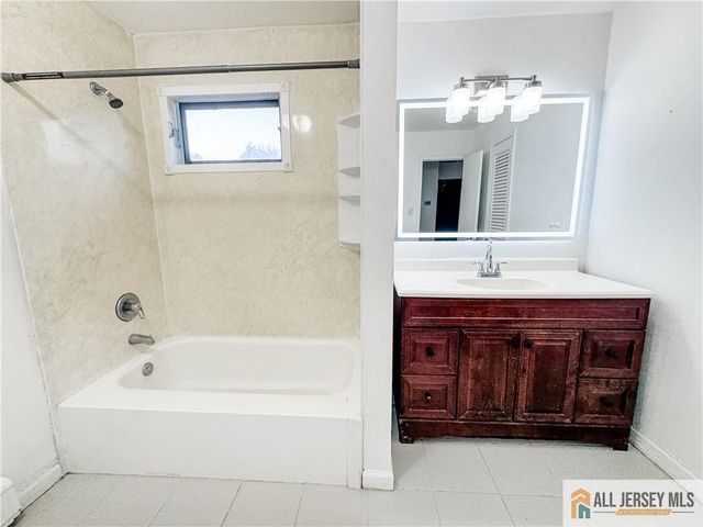 742 Grove Avenue, Edison, NJ 08820