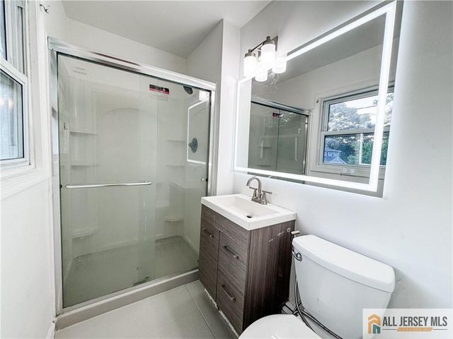 742 Grove Avenue, Edison, NJ 08820