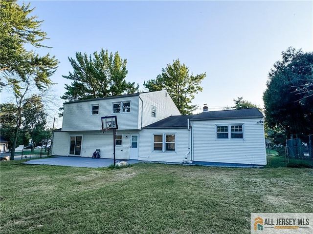 742 Grove Avenue, Edison, NJ 08820