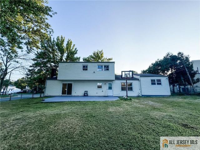 742 Grove Avenue, Edison, NJ 08820