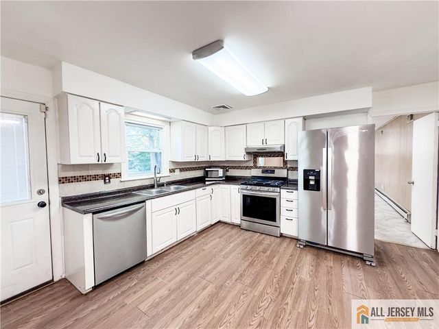 742 Grove Avenue, Edison, NJ 08820