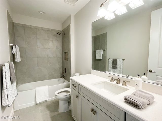 2555 Seychelles DR 402, Naples, FL 34112