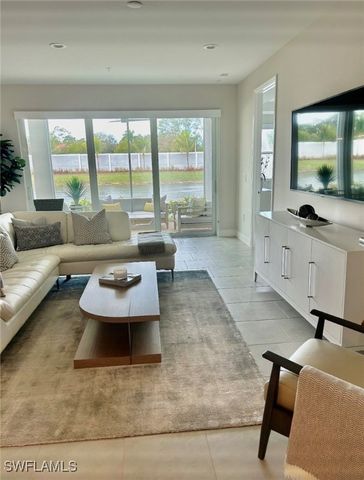 2555 Seychelles DR 402, Naples, FL 34112