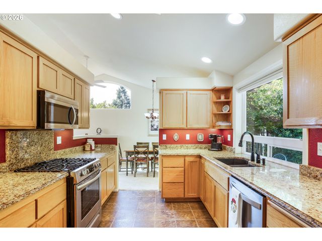 3363 BENTLEY Ave, Eugene, OR 97405