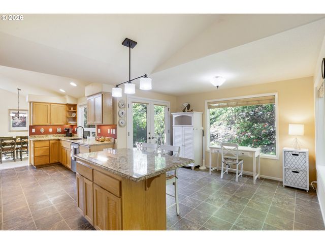 3363 BENTLEY Ave, Eugene, OR 97405