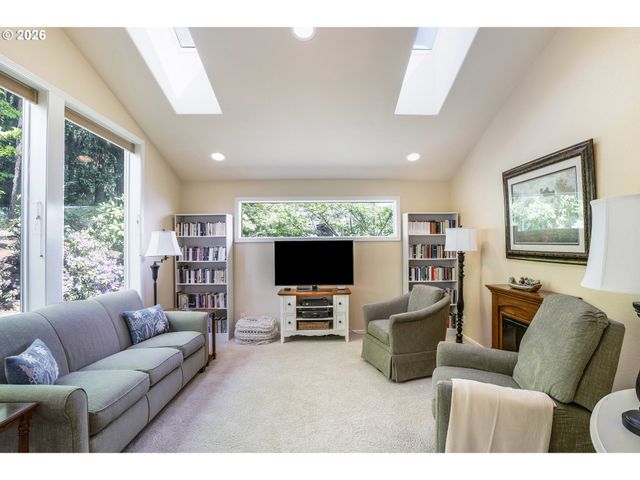 3363 BENTLEY Ave, Eugene, OR 97405