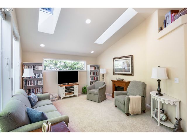 3363 BENTLEY Ave, Eugene, OR 97405
