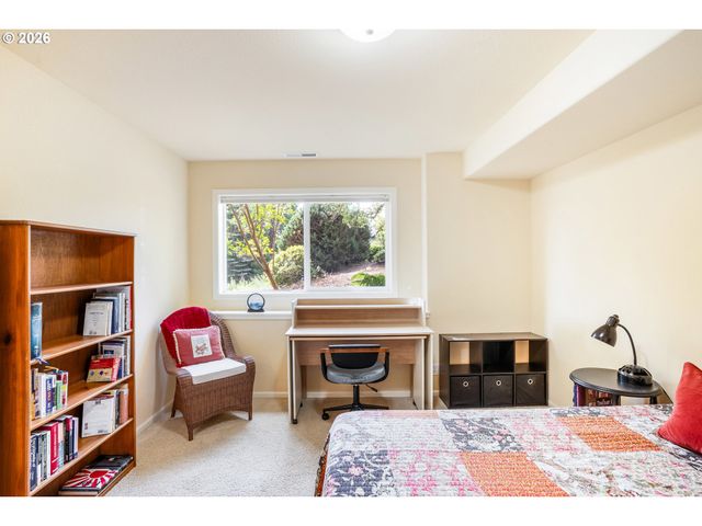 3363 BENTLEY Ave, Eugene, OR 97405