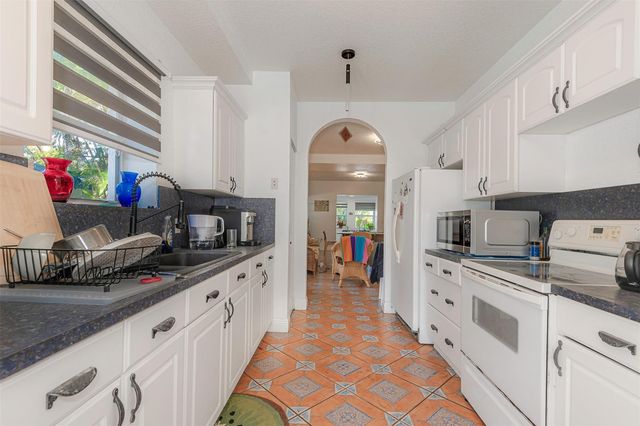 330 SW 20th Street, Fort Lauderdale, FL 33315