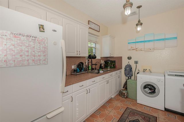 330 SW 20th Street, Fort Lauderdale, FL 33315