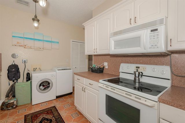 330 SW 20th Street, Fort Lauderdale, FL 33315